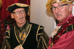 Zere Werner und Zere Günter tiefenentspannt beim Faschingsauftakt am 11.11